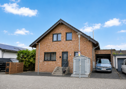 Hauptbild Großzügiges Ein-/Zweifamilienhaus in ruhiger Lage von Erkelenz-Venrath